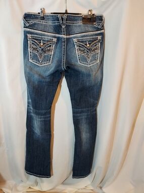 Vigoss Edgy The New York Slim Boot Cut Jeans with Embroidered Back Pockets